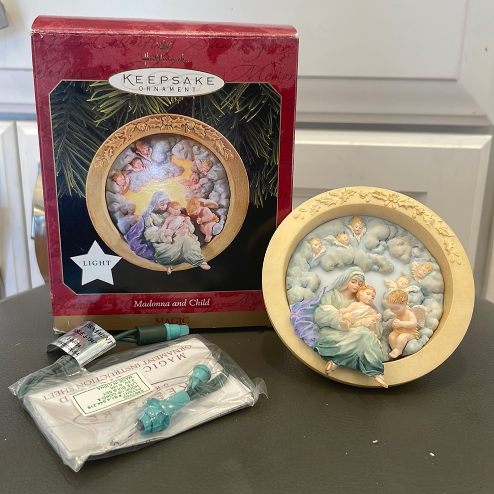 Hallmark Keepsake Christmas Ornament Madonna and Child MAGIC Light-up Ornament